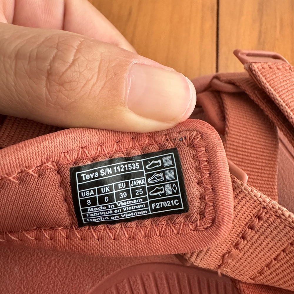 Teva Hurricane Verge Sandal - Picture 5 of 5